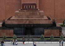 Главный раввин России Берл Лазар в столетнюю годовщину Октябрьской революции вновь выступил за захоронение Владимира Ленина