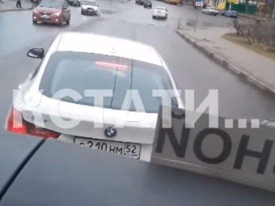 Блокировавшего автобус с детьми нижегородца на BMW проверят следователи 