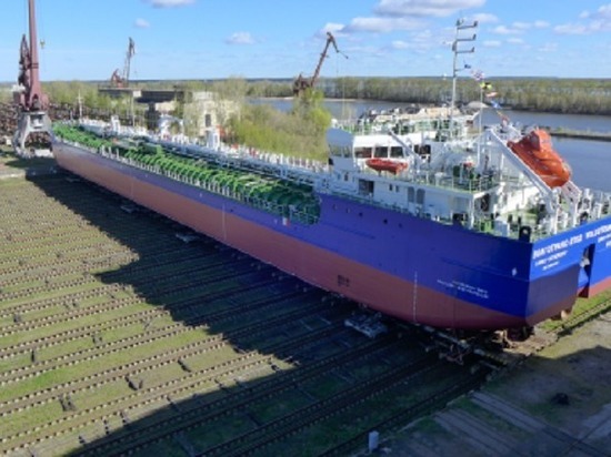 Второй танкер-химовоз проекта RST27 спущен на воду в Нижнем Новгороде