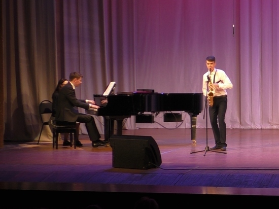 Юные музыканты Братска сыграли на благотворительном концерте
