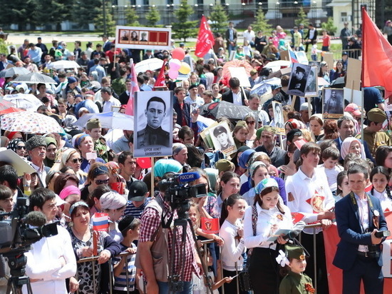 Маршем в Бессмертном полку по Магасу прошли более 6 тысяч человек