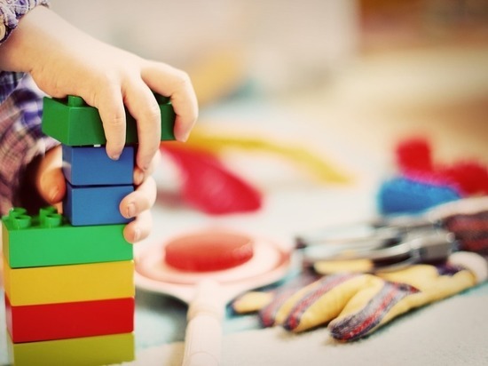 По словам родителей, детей кидали на пол и пытались душить 