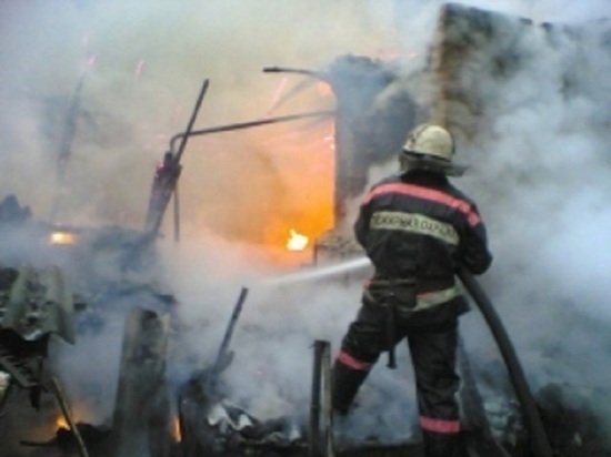 Ночью горела пятиэтажка в Рефтинском и частный дом в Алапаевске