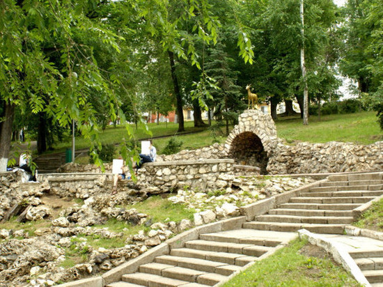 К осени Струковский сад отремонтируют за 277,7 млн рублей.