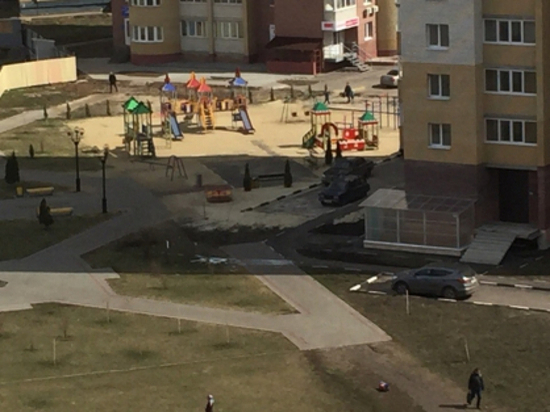 По факту обрушения балкона прямо на детскую площадку возбуждено уголовное дело