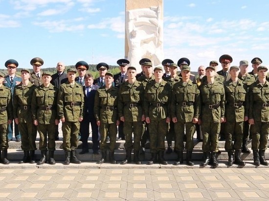 15 кузбассовцев проводили на службу в Президентский полк 