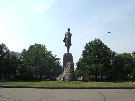 Конкурс на реставрацию памятника Горькому не состоялся