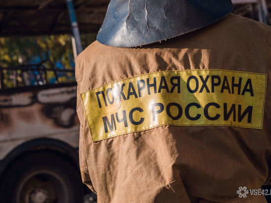 На трассе Новосибирск — Кемерово сгорел фургон 
