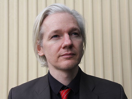 При этом британская полиция пригрозила арестовать основателя Wikileaks 