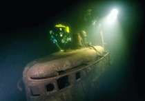 На дне Финского залива у острова Большой Тютерс водолазы экспедиции «Поклон кораблям Великой Победы» обнаружили две советские подводные лодки