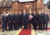 Полицейские из разных регионов, в четверг, 25 мая, получили награды за мужество при спасении людей от министра внутренних дел Владимира Колокольцева