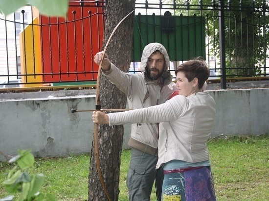 На фестивале славянской культуре в Тамбове научили стрелять из лука