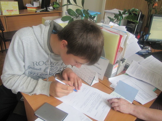 О трудоустройстве подростков в 2017 году в Ярославской области