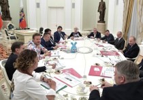 Президент России Владимир Путин в ходе встречи с представителями российских мультипликационных студий пообещал выделить на поддержку отрасли полмиллиарда рублей