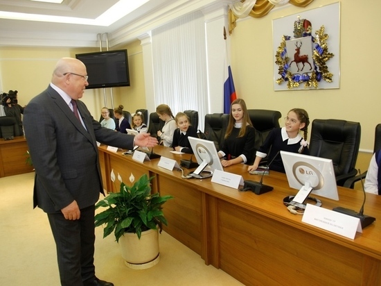 Нижегородский губернатор поиграл в правительство со школьниками