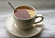 Представительницы прекрасной половины человечества, регулярно выпивающие по чашке чая, в среднем реже болеют раком или страдают от проблем с метаболизмом