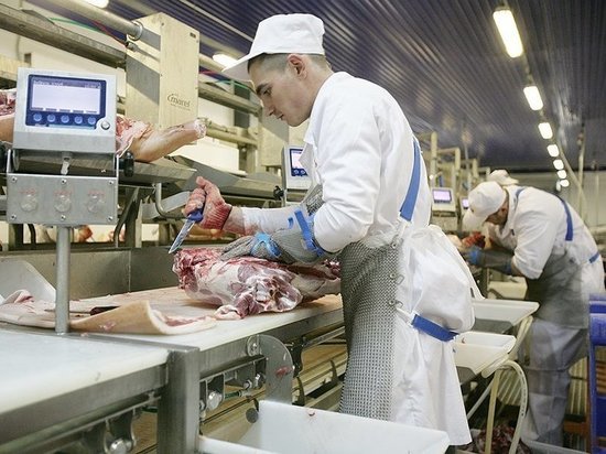 "Ашан" скоро запустит собственный мясоперерабатывающий завод под Тамбовом в тестовом режиме