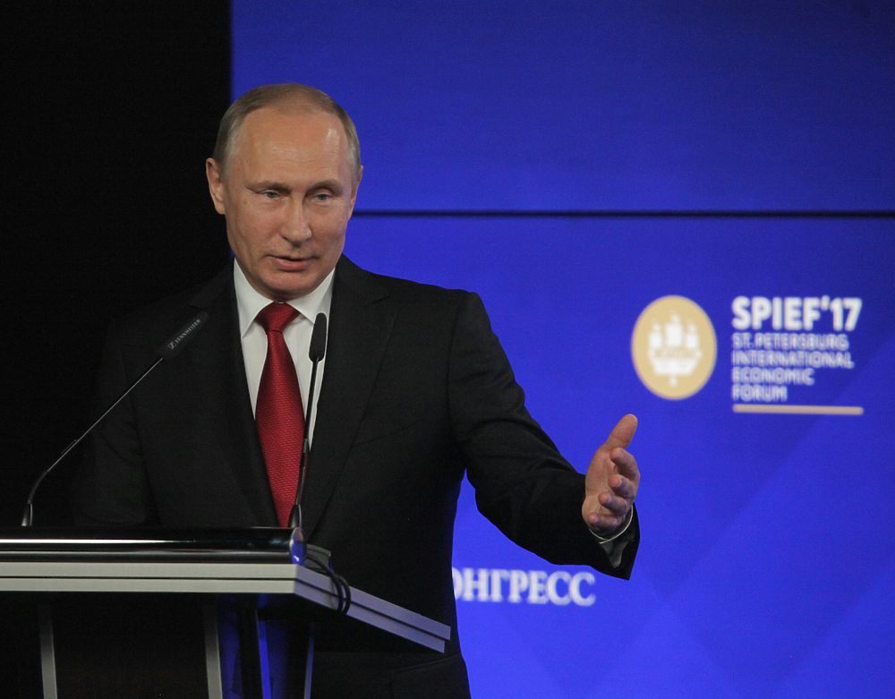 Шутки президента: Владимир Путин "отжигал" на пленарном заседании ПМЭФ