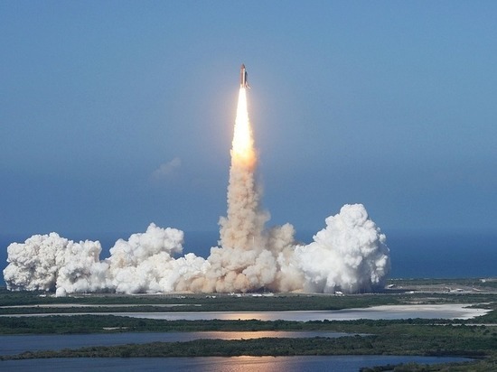 Американская компания SpaceX впервые повторно запустила в космос грузовой корабль