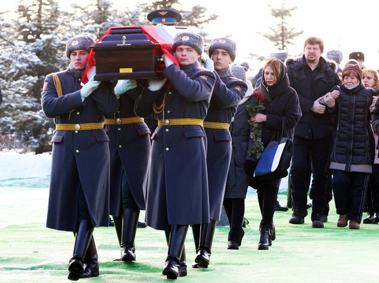 Ведомство изменит порядок выплаты на погребение погибших бойцов 