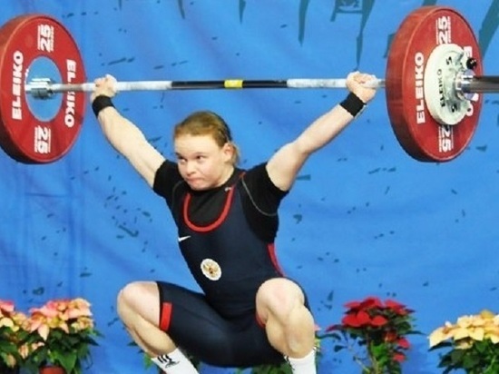 Ольга Голованова выиграла «золото» на чемпионате ПФО по тяжелой атлетике