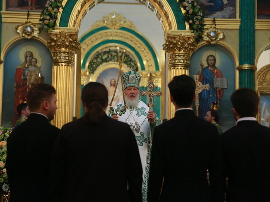 В Тверской области Патриарх Кирилл возглавил литургию в Ниловой пустыни: прямая трансляция