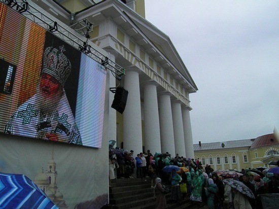 В Тверской области отметили 350-летие обретения мощей преподобного Нила Столобенского