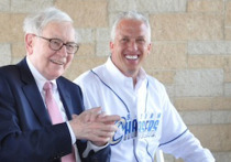 Право пообедать с американским миллиардером и биржевым гуру Уорреном Баффеттом было продано на ежегодном благотворительном аукционе в США более чем за $2,6 млн