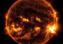 За три миллиарда лет своего существования Солнце потеряло около трех процентов своей первоначальной массы, однако яркость ее осталась практически неизменной