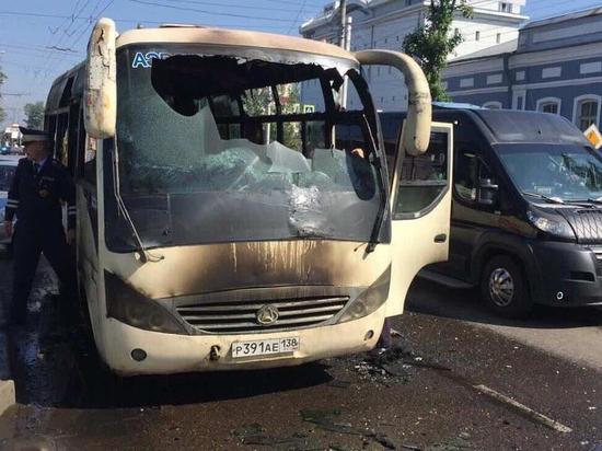 В Иркутске автобус № 99 сгорел при движении по маршруту
