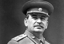 Путин выступил против "излишней демонизации" Сталина 
