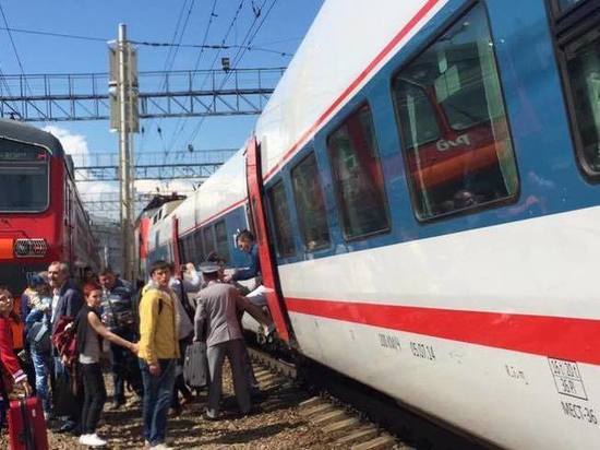 Поезд «Стриж» сообщением Нижний Новгород – Москва столкнулся с электричкой