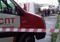 Пятеро рабочих, которые откачивали воду из канализационного колодца на улице Боженко, надышались ядовитым газом днем 22 июня