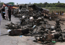 Вспыхнувший бензовоз стал причиной смерти более 140 человек в пакистанском городке Бахавалпур