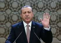 Президент Турции Реджеп Тайп Эрдоган потерял сознание во время молитвы в мечети в честь мусульманского праздника Ураза-байрам
