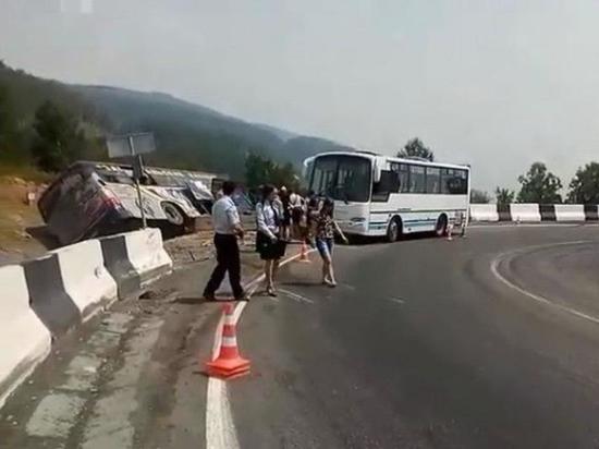 На автодороге «Байкал»  в Слюдянском районе перевернулся автобус