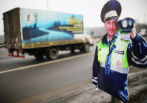 Изуверское умение российских придорожных полицейских прижимать водителей на пустом месте, обвиняя их во всех смертных грехах ради собственной наживы или выполнения плана по нарушителям, хорошо известно