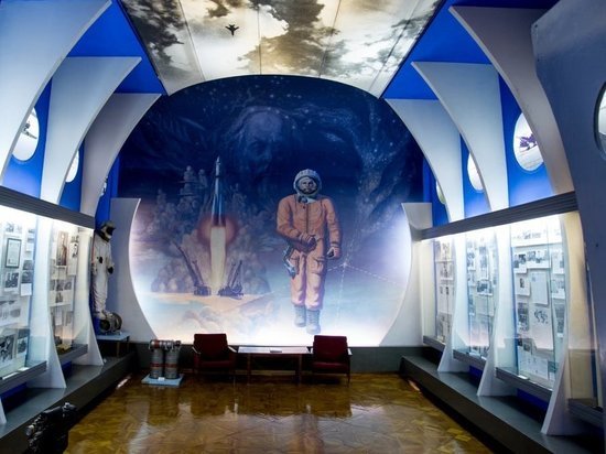 В летном училище, где сейчас располагается музей космонавтики раньше была духовная семинария 