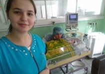 Помочь своему маленькому сыну, который в результате акушерской ошибки в родильном доме впал в кому третьей степени пытается молодая семья из небольшого городка Дюртюли, что в республике Башкортостан