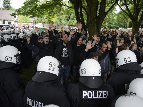 На улицы Гамбурга намерены выйти 150 000 протестантов