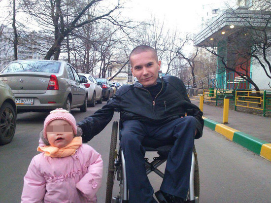 По версии следствия, Антон Мамаев, который весит 18 кг, отнял мотороллер у бывшего спецназовца