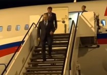 Журналисты попросили пресс-секретаря президента России Дмитрия Пескова объяснить "странный крюк" самолета президента России, на котором Владимир Путин летел на саммит G20 в Гамбург