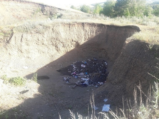 «Мусорный бум» спровоцировала введенная плата за въезд на полигон твердых бытовых отходов в Кувандыке 
