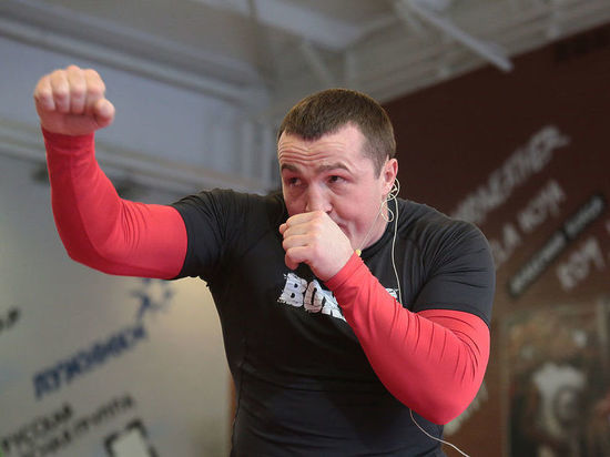 Российский боксер остался суперчемпионом