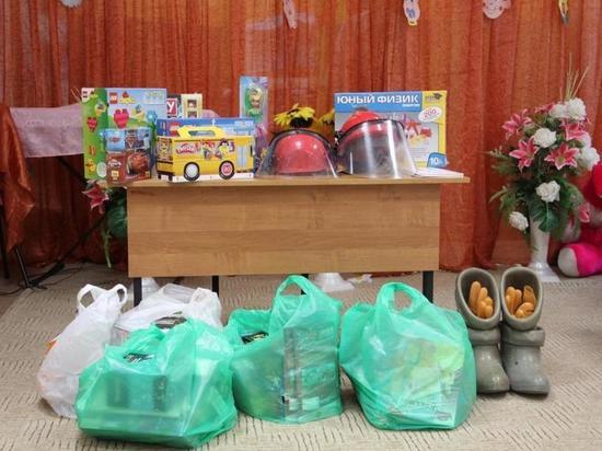 Ярославские энергетики привезли подарки в социально-реабилитационный центр
