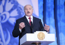 Президент Белоруссии Александр Лукашенко заявил о том, что русский язык в стране пользуется уважением, а власти не собираются от него отказываться