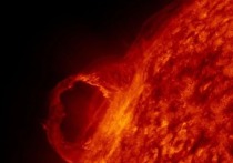 Астрономы, представляющие американское аэрокосмическое агентство NASA обратили внимание на огромное пятно, появившееся на Солнце