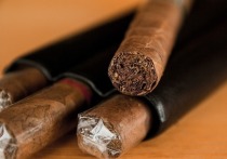 Гигантскую партию контрабандных элитных кубинских сигар обнаружили ревизоры таможни в Шереметьево