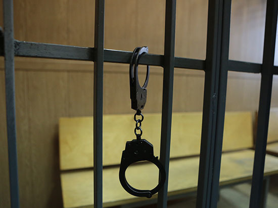 «Коммерсант»: по подозрению в вымогательстве взяток арестованы сотрудники центрального аппарата ФСБ