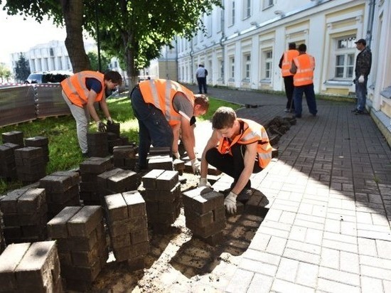 В Ярославле в зоне ЮНЕСКО начался ремонт тротуаров